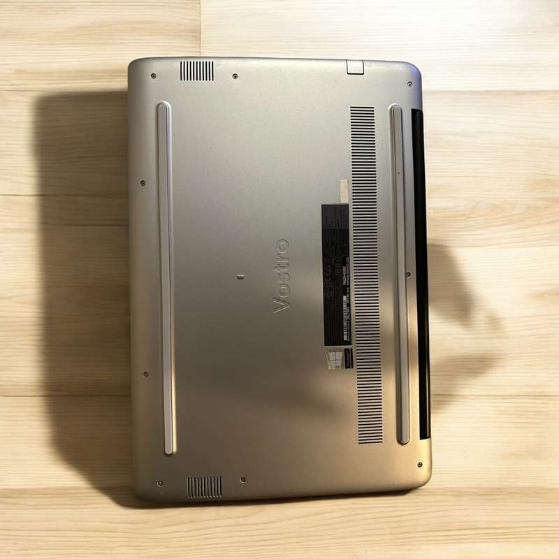 Dell Vostro 5581 8th Gen Intel Core i5-8265U, 16GB RAM 512GBSSD