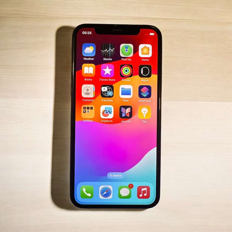 I PHONE 11 PRO 64GB 74% BATT HEALTH MINT CONDITION