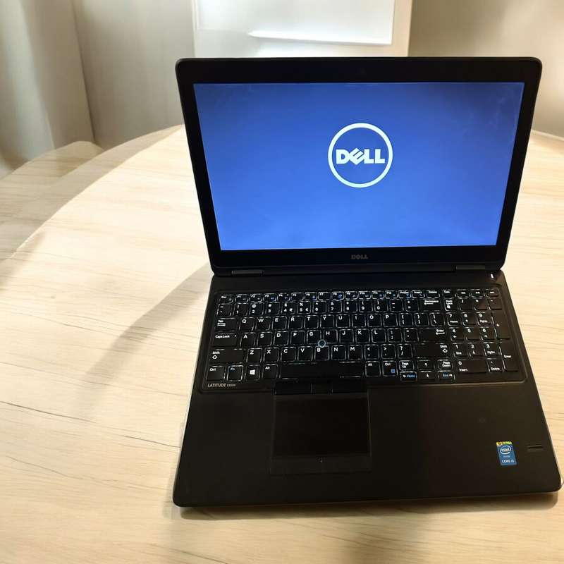 Dell Latitude E5550, ,Intel i5-5300U@2.3GHz, 4GB RAM, 500GB hdd,