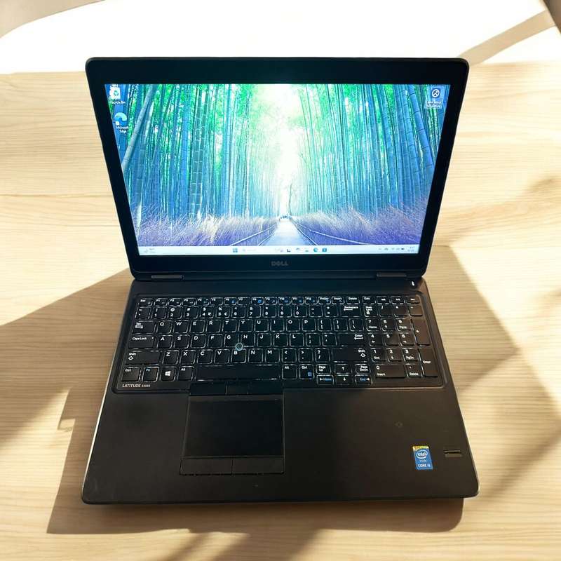 Dell Latitude E5550, ,Intel i5-5300U@2.3GHz, 4GB RAM, 500GB hdd,