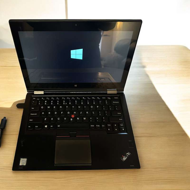 ThinkPad Yoga 260 12.5` FHD Touchscreen Convertible  6th Gen i5, 8GB RAM, 240GB SSD Please Read