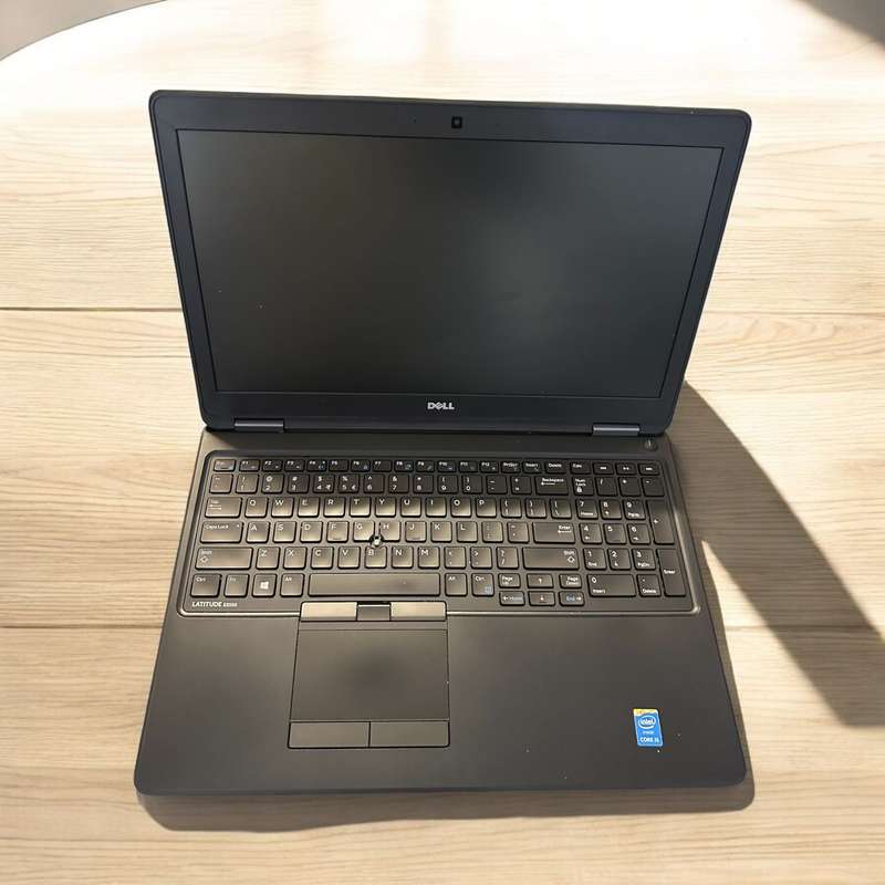 Dell Latitude E5550, ,Intel i5-5300U@2.3GHz, 4GB RAM, 1TB hdd,