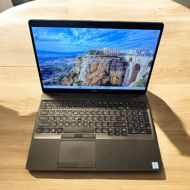 Dell Latitude 5500, 8th Gen i5-8365U@1.6GHz, 8GB RAM, 256GB SSD, 15` FHD Display, Win 11