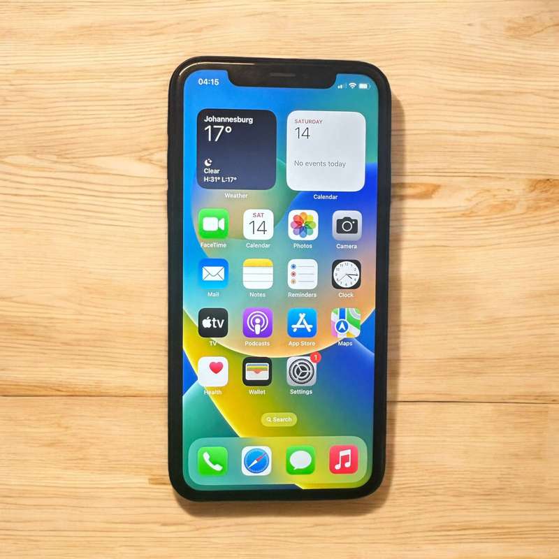 i PHONE XR 64GB   84% BATT HEALTH