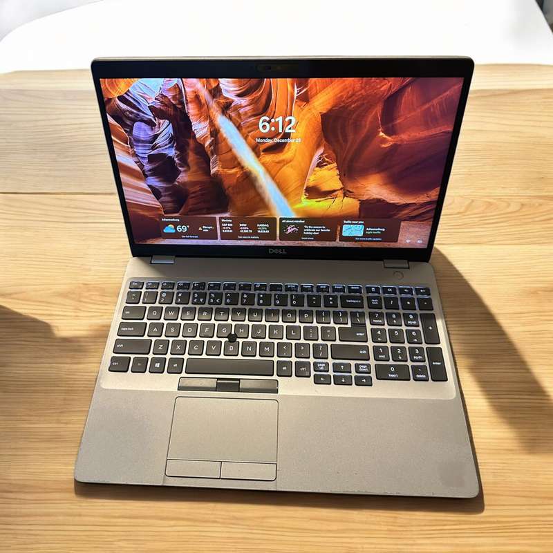 DELL 5510 CORE I5 10TH GEN 8GB RAM 256GB SSD LTE