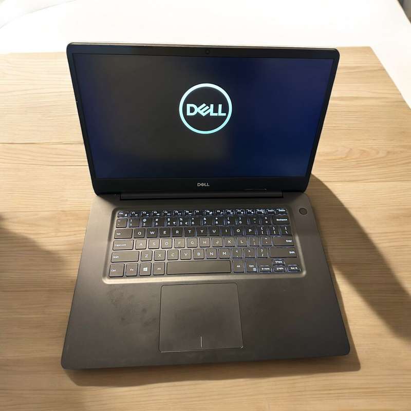 Dell Vostro 5581 8th Gen Intel Core i5-8265U, 8GB RAM 256GBSSD