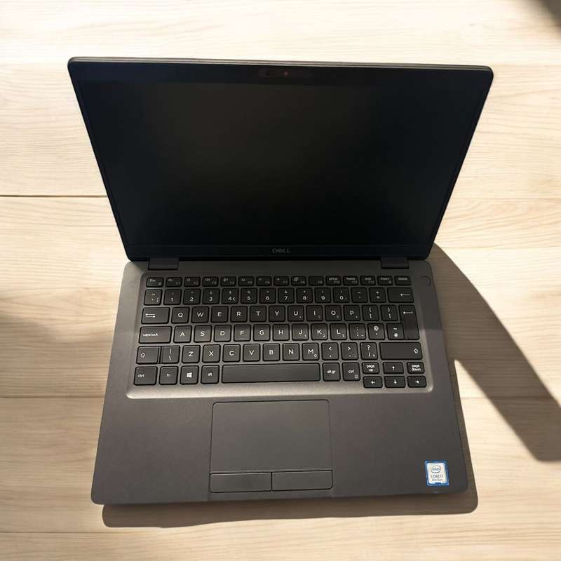 Dell Latitude 5300   Core i7-8665U / 13.3 FHD / 16GB RAM / 256GB SSD / 4G LTE New Batt Mint
