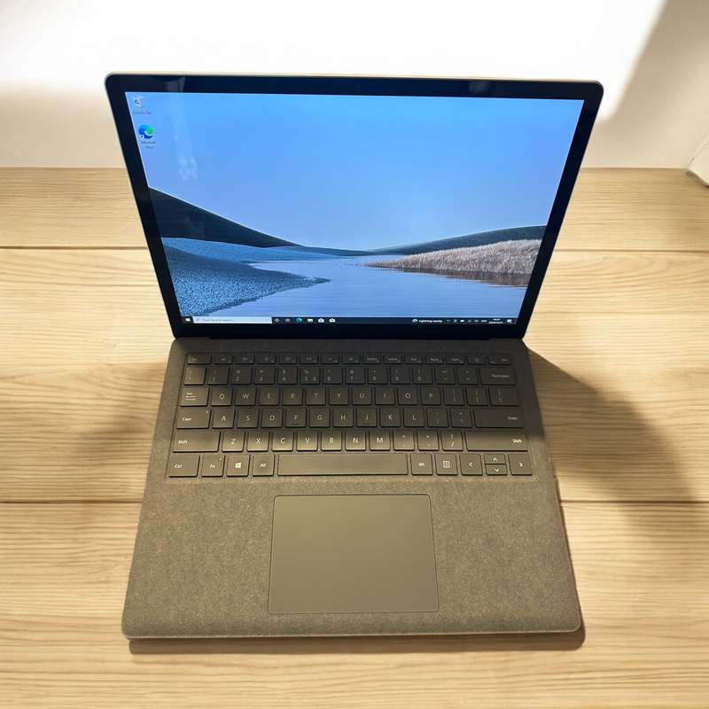 MICROSOFT SURFACE  LAPTOP 3 TOUCH I7 10TH GEN 16GB RAM 256GB SSD INTEL IRIS PLUS GRAPHICS MINT