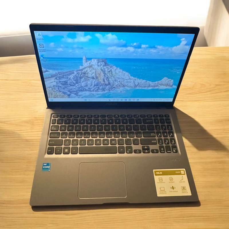 ASUS X515EA-I382G4W 13 11TH GEN  8GB RAM 256SD