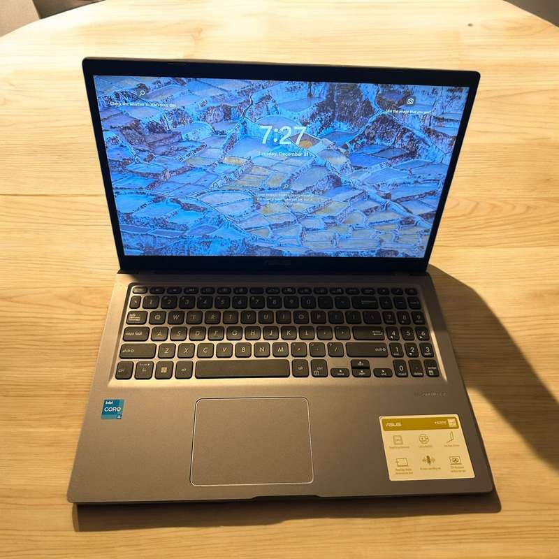 ASUS X515EA-I382G4W 13 11TH GEN  8GB RAM 256SD