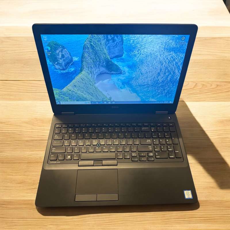 Dell Latitude E5570, Radeon R7-M370 GPU, i7-6820HQ@2.6GGHz, 16GB RAM, 512GB m.2 SSD,15` LTE