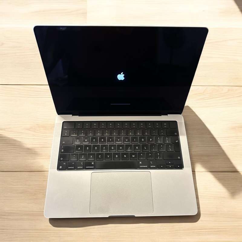 MacBook Pro 14 inch 2021 3.5GHz M1 Pro 16GB RAM 512GB SSD Space Grey Mint