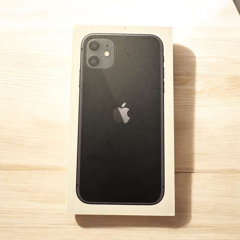 I PHONE 11 64GB 72% BATTERY