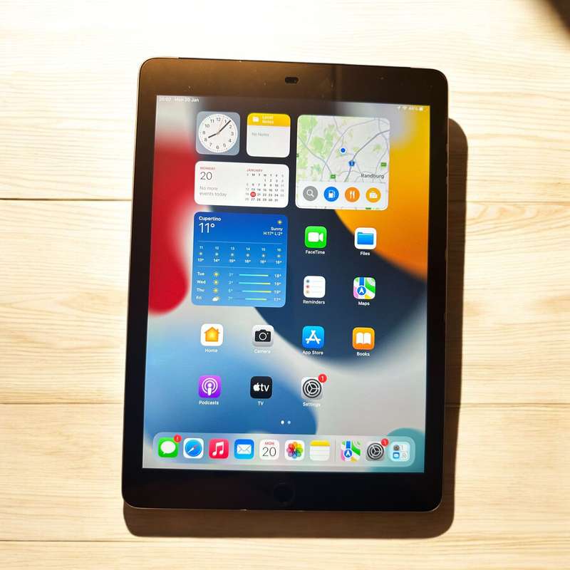 Ipad Air 2 Wifi  & 4G 64Gb  A1567 Mint Condition
