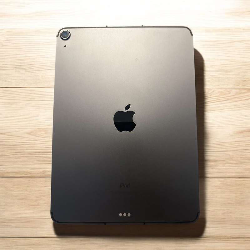 IPAD AIR 4TH GEN WIFI & LTE 64GB MINT CONDITION MODEL A2072