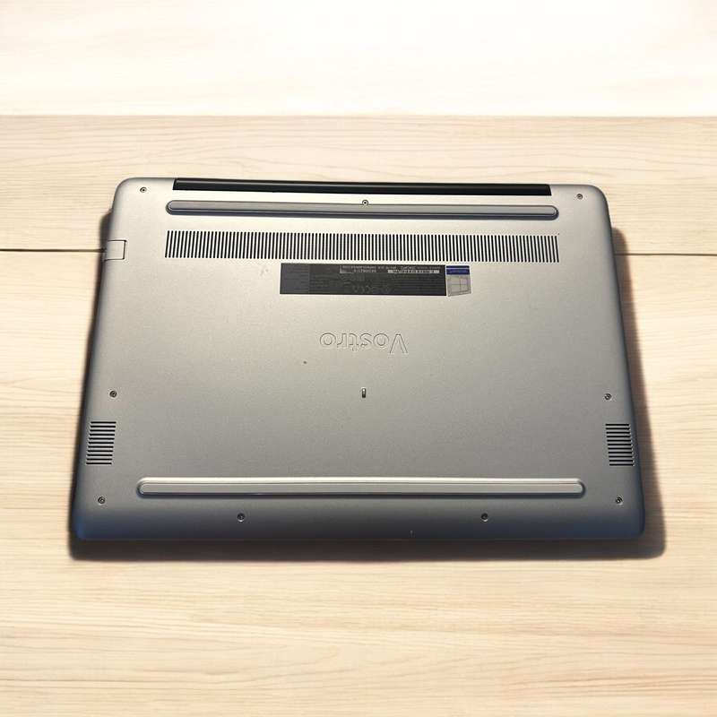Dell Vostro 5581 8th Gen Intel Core i5-8265U, 8GB RAM 512GBSSD New Battery