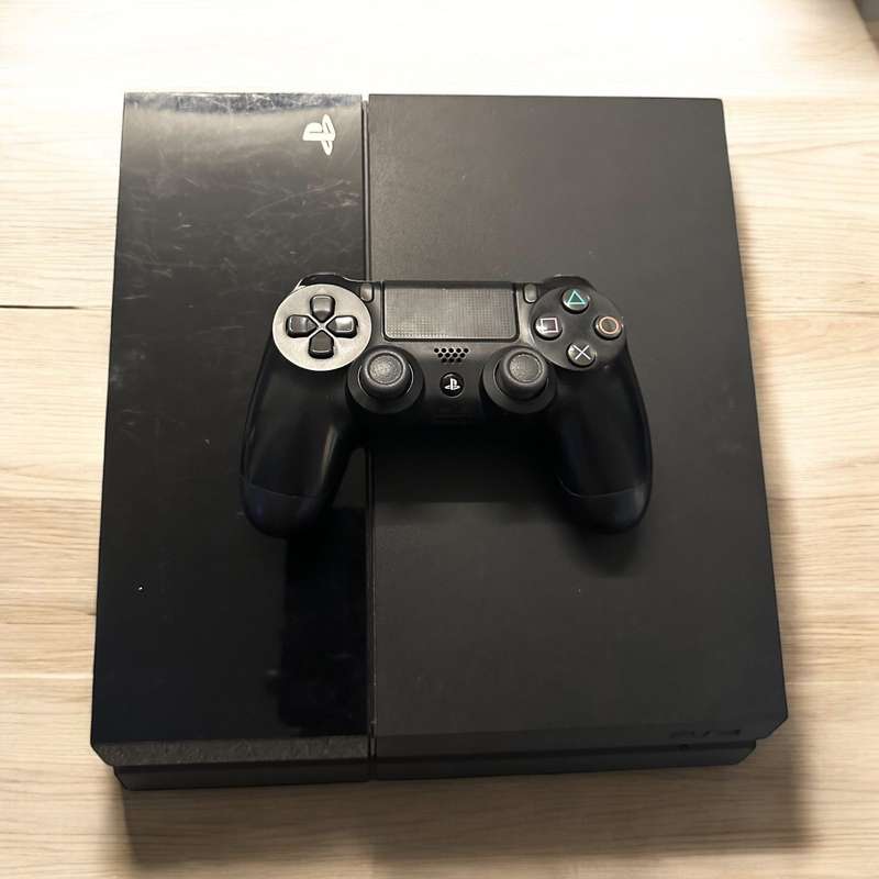SONY PLAYSTATION 4  500GB WITH 1 CONTROLLER