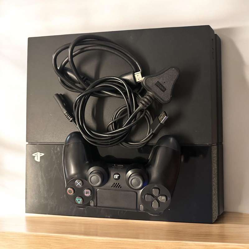 SONY PLAYSTATION 4  500GB WITH 1 CONTROLLER