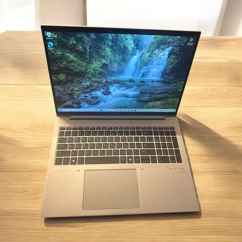 HP EliteBook 865 G11 - Ryzen 5 PRO 8540U,Amd Radeon [TM] Graphics 16GB , 512GB SSD Mint Hp Warranty