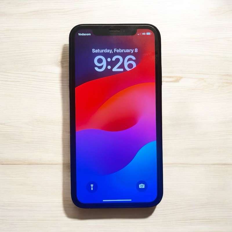 I phone xr 64gb 81% batt health