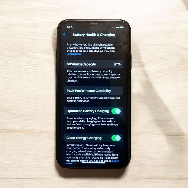 I phone xr 64gb 81% batt health