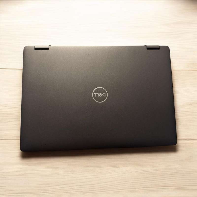 Dell Latitude  5300 2 in 1 i5 8th gen 16gb ram 256gb ssd touch screen