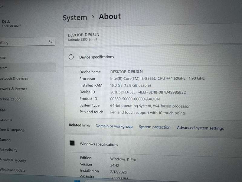 Dell Latitude  5300 2 in 1 i5 8th gen 16gb ram 256gb ssd touch screen