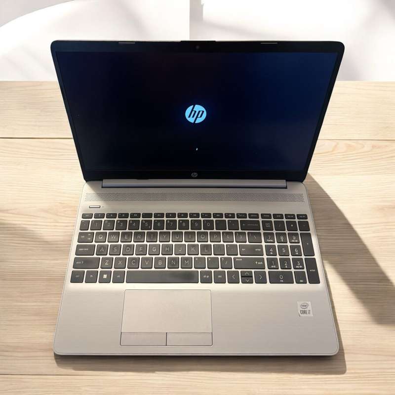 Hp  250 G8 i7 10th gen 15'6 inch 8gb ram 256gb ssd