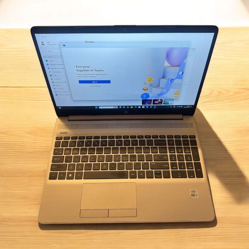 Hp  250 G8 i7 10th gen 15'6 inch 8gb ram 256gb ssd