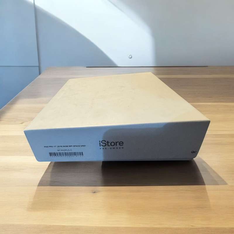 Ipad Pro 11 inch 2018 1st gen 64gb wifi model A1980