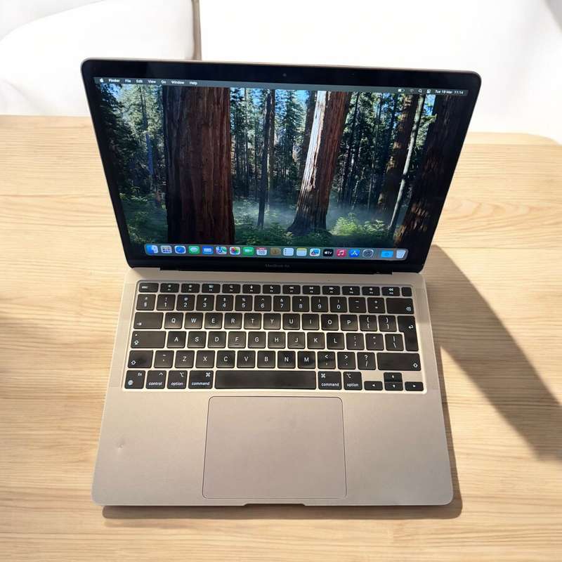 Macbook  Air  M1 Chip 2020 8gb Ram 250Gb Ssd