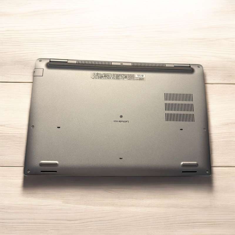 Dell Latitude 5520 Intel Iris Xe Graphics i5, 11th Gen  8GB 256GBssd