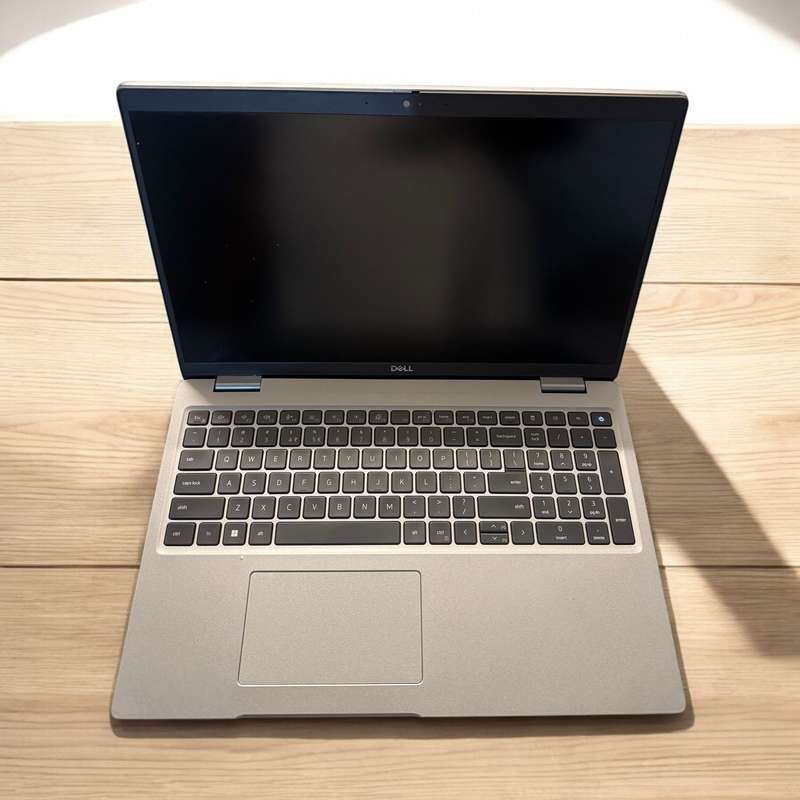Dell Latitude 5520 Intel Iris Xe Graphics i5, 11th Gen  8GB 256GBssd