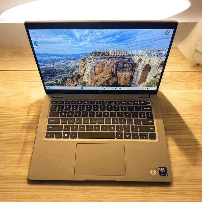 Dell Latitude 5450 14-inch FHD Laptop - Intel Core Ultra 5 135U 512gb ssd 32GB RAM 4G Win 11 Pro
