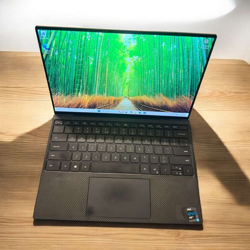 Dell Xps 13 9310 11th Gen Core  i7-11857 16GB Ramc512gb nvme  ssd 13.3`