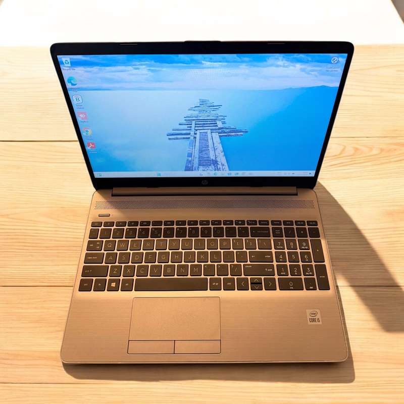 Hp  250 G8 i5 10th gen 15'6 inch 16gb ram 512gb ssd