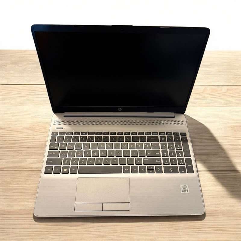 Hp  250 G8 i5 10th gen 15'6 inch 16gb ram 512gb ssd