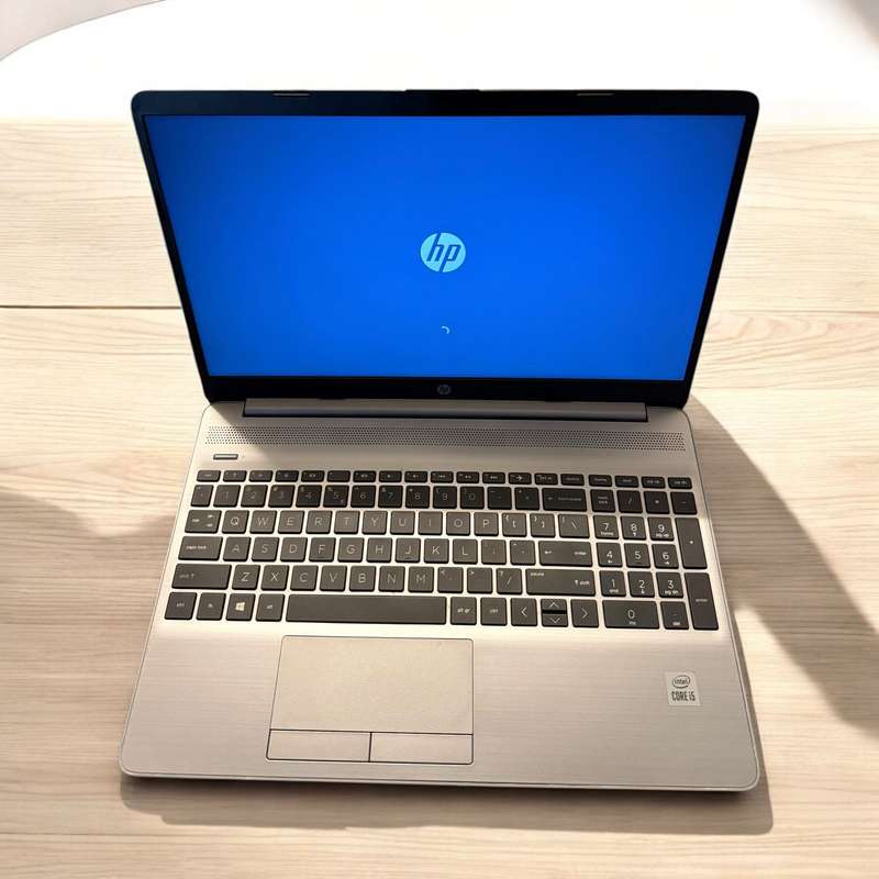 Hp  250 G8 i5 10th gen 15'6 inch 16gb ram 512gb ssd