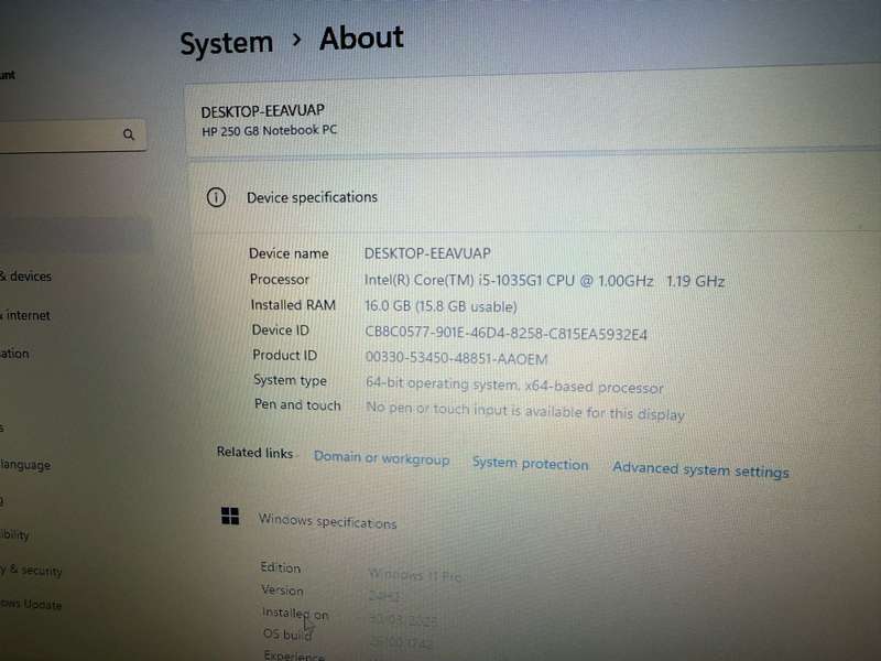 Hp  250 G8 i5 10th gen 15'6 inch 16gb ram 512gb ssd