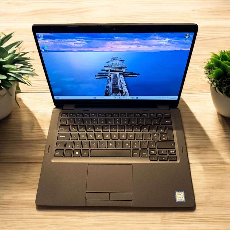 Dell Latitude  5300 2 in 1 i5 8th gen 16gb ram 256gb ssd touch screen new battery.