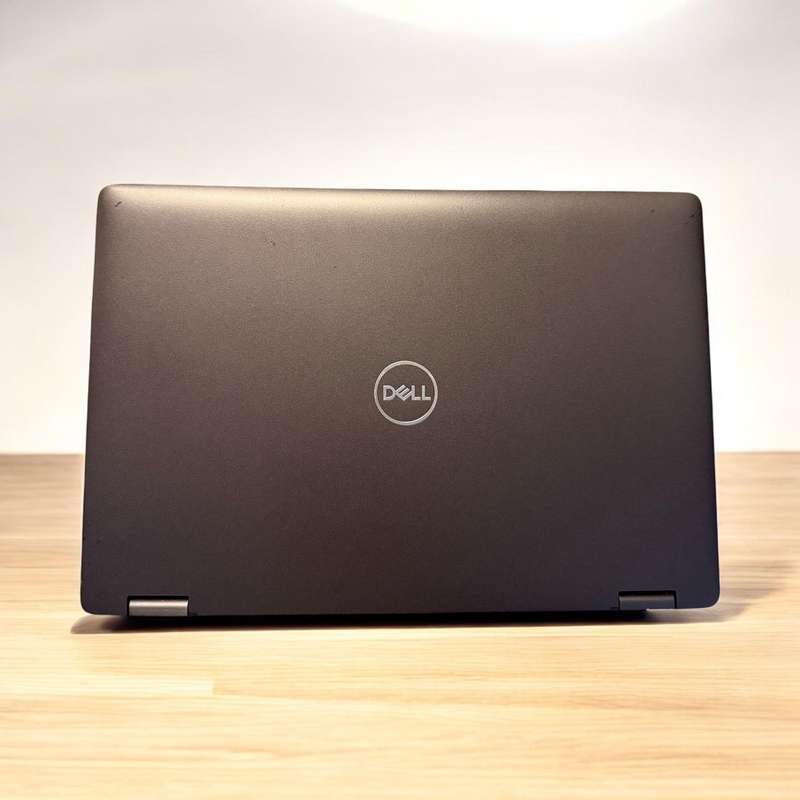 Dell Latitude  5300 2 in 1 i5 8th gen 16gb ram 256gb ssd touch screen new battery.