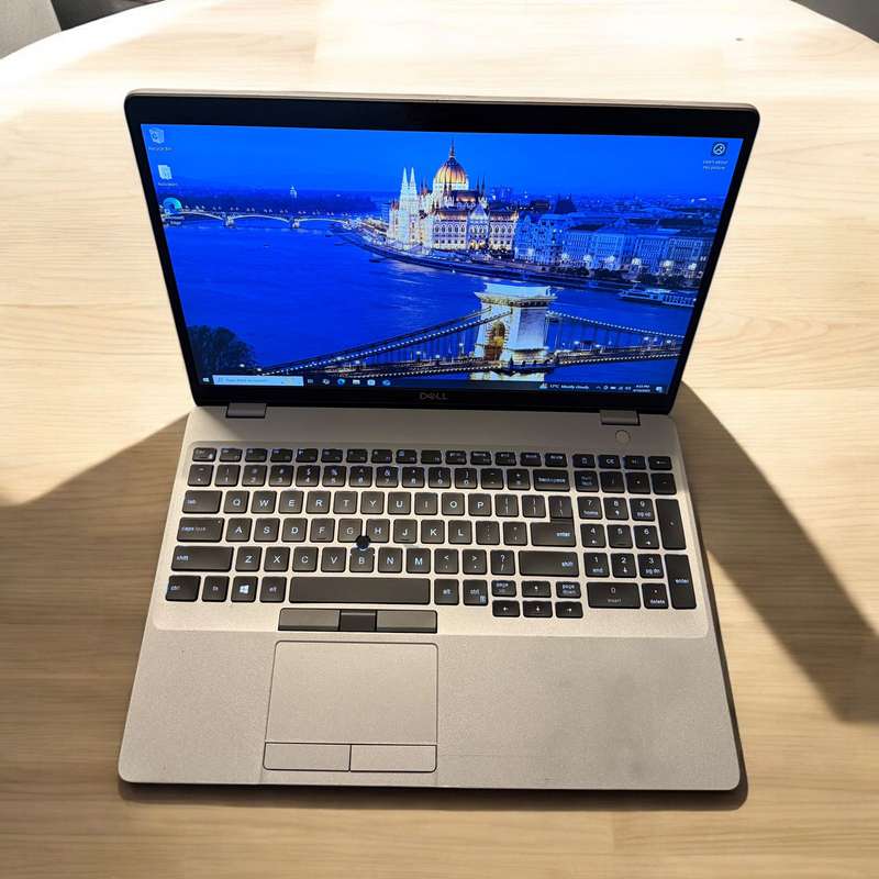 Dell Latitude 5510, 10th Gen Intel i5-10210U@1.6GHz, 8Gb Ram, 256GB Nvme Ssd 15.6`  New Battery