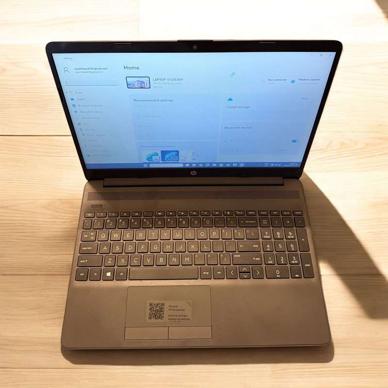 HP 255 G8 3C3V1ES AMD Ryzen 3 3250U 8gb ram 256gb ssd Mint Condition