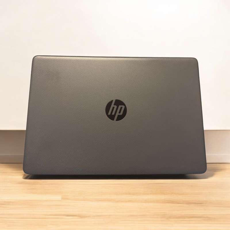 HP 255 G8 3C3V1ES AMD Ryzen 3 3250U 8gb ram 256gb ssd Mint Condition