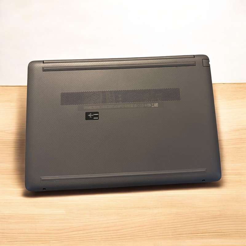 HP 255 G8 3C3V1ES AMD Ryzen 3 3250U 8gb ram 256gb ssd Mint Condition