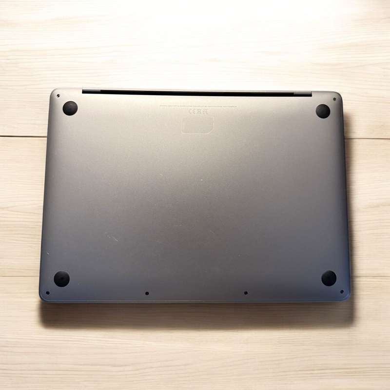Macbook  Pro 2019 Touch  Bar 8gb ram 250gbssd