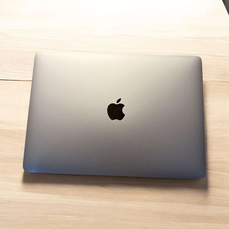 Macbook  Pro 2019 Touch  Bar 8gb ram 250gbssd