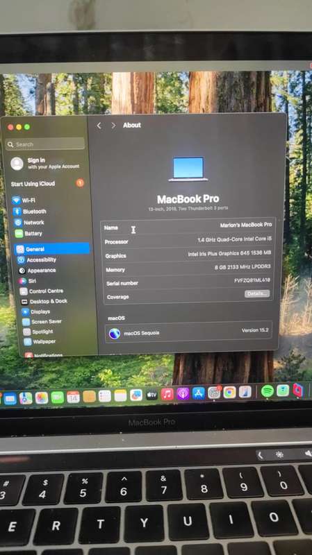 Macbook  Pro 2019 Touch  Bar 8gb ram 250gbssd