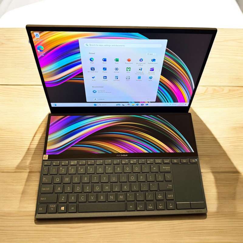 ASUS ZenBook Duo UX481 14 FHD NanoEdge Bezel Touch 16GB RAM 512Ggb ssd GeForce MX250 ScreenPad Plus