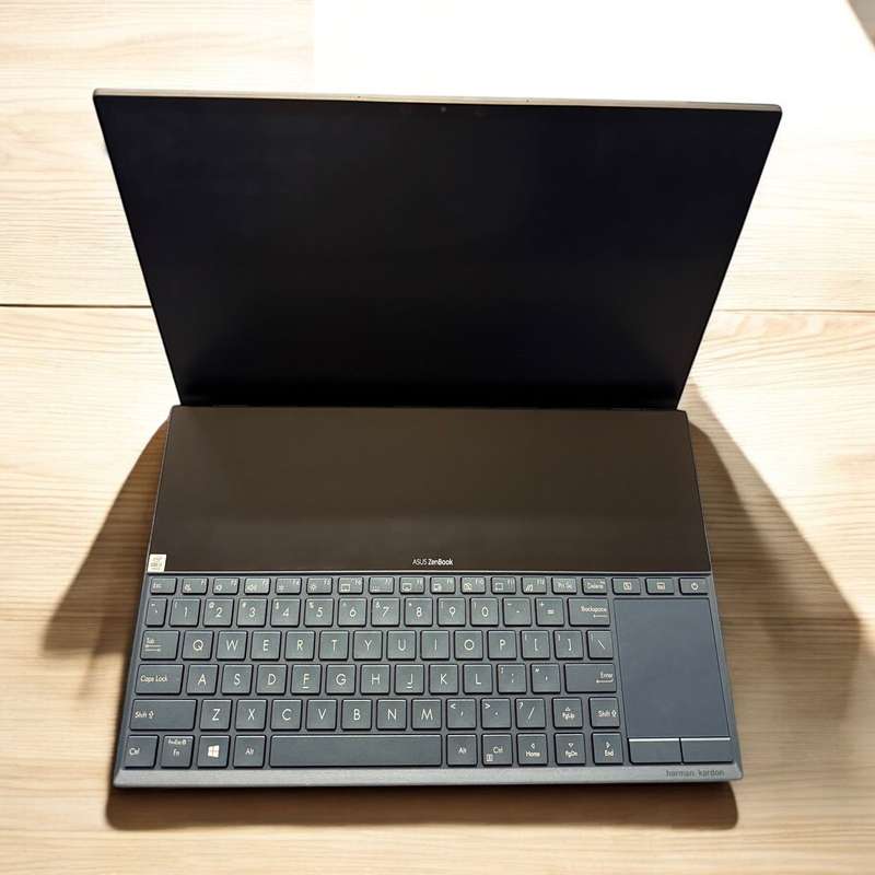 ASUS ZenBook Duo UX481 14 FHD NanoEdge Bezel Touch 16GB RAM 512Ggb ssd GeForce MX250 ScreenPad Plus